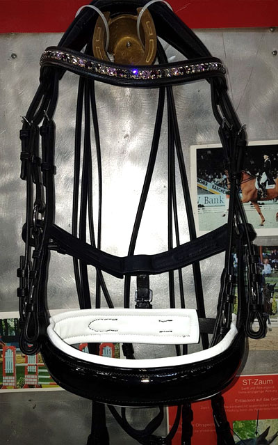 st-zaum-trense-farbig-weiß